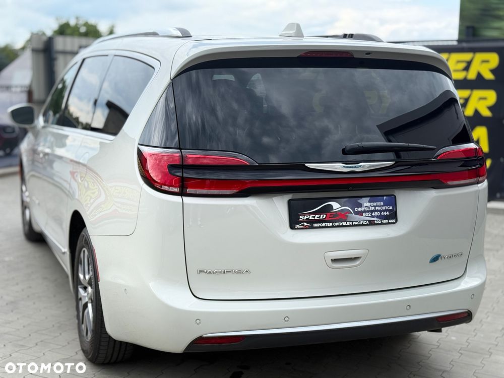 Chrysler Pacifica - 8