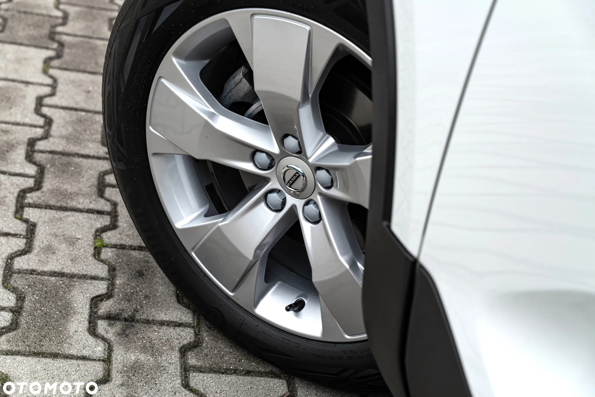 Volvo XC 40 T3 Momentum Pro - 8