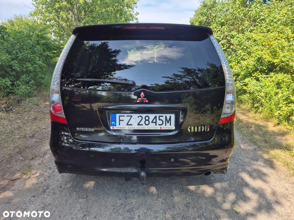 Mitsubishi Grandis 2.0 DI-D 7-Sitzer Intense - 7