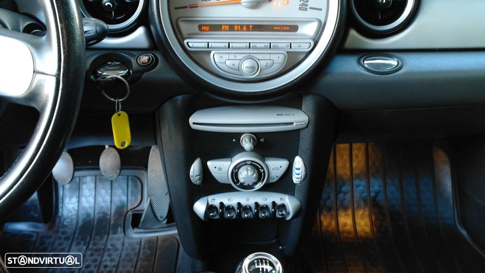 MINI 3 Portas One 1.4 - 25