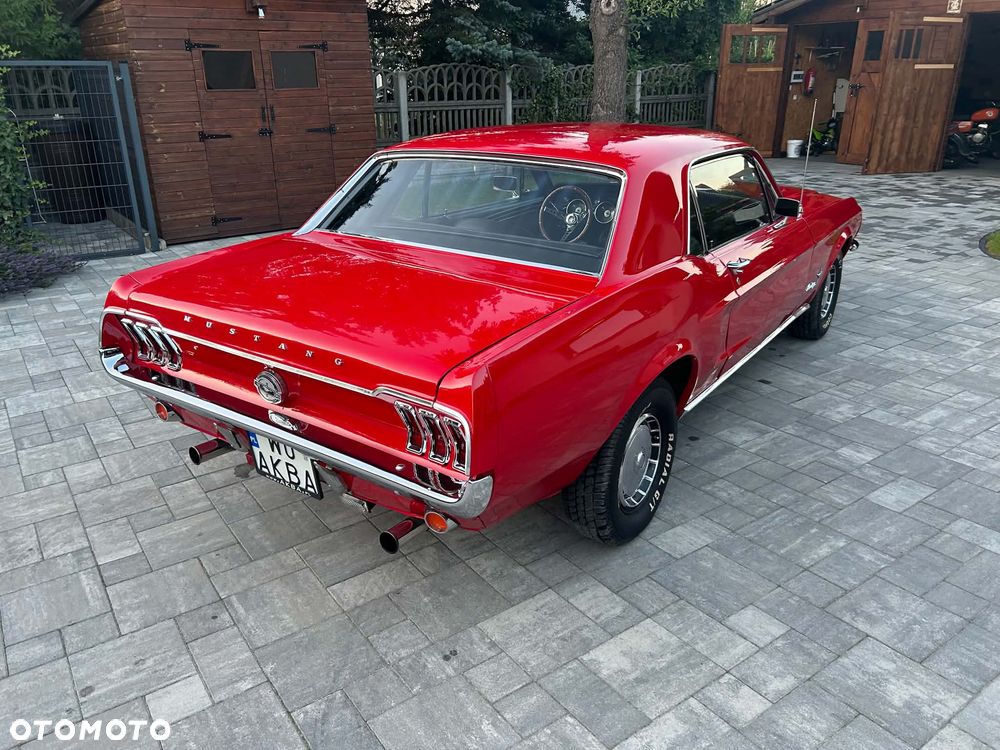 Ford Mustang - 8