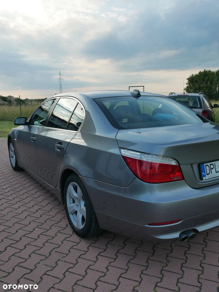 BMW Seria 5 525d - 15