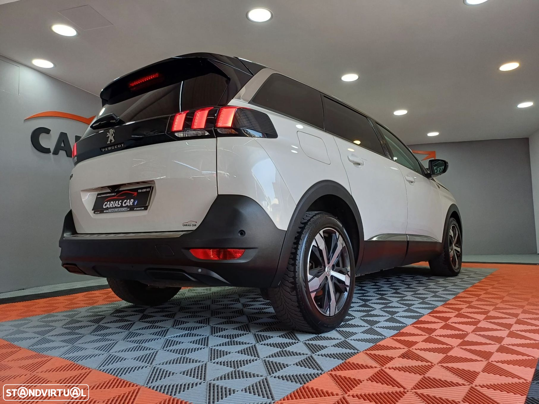 Peugeot 5008 - 8