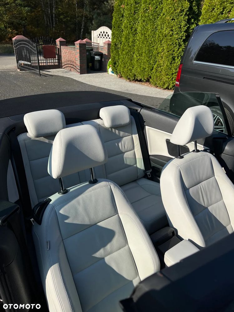Volkswagen Golf - 6
