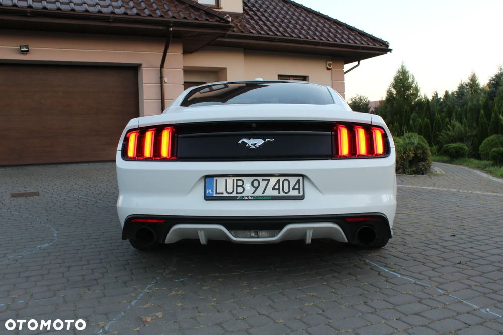 Ford Mustang 2.3 Eco Boost - 10
