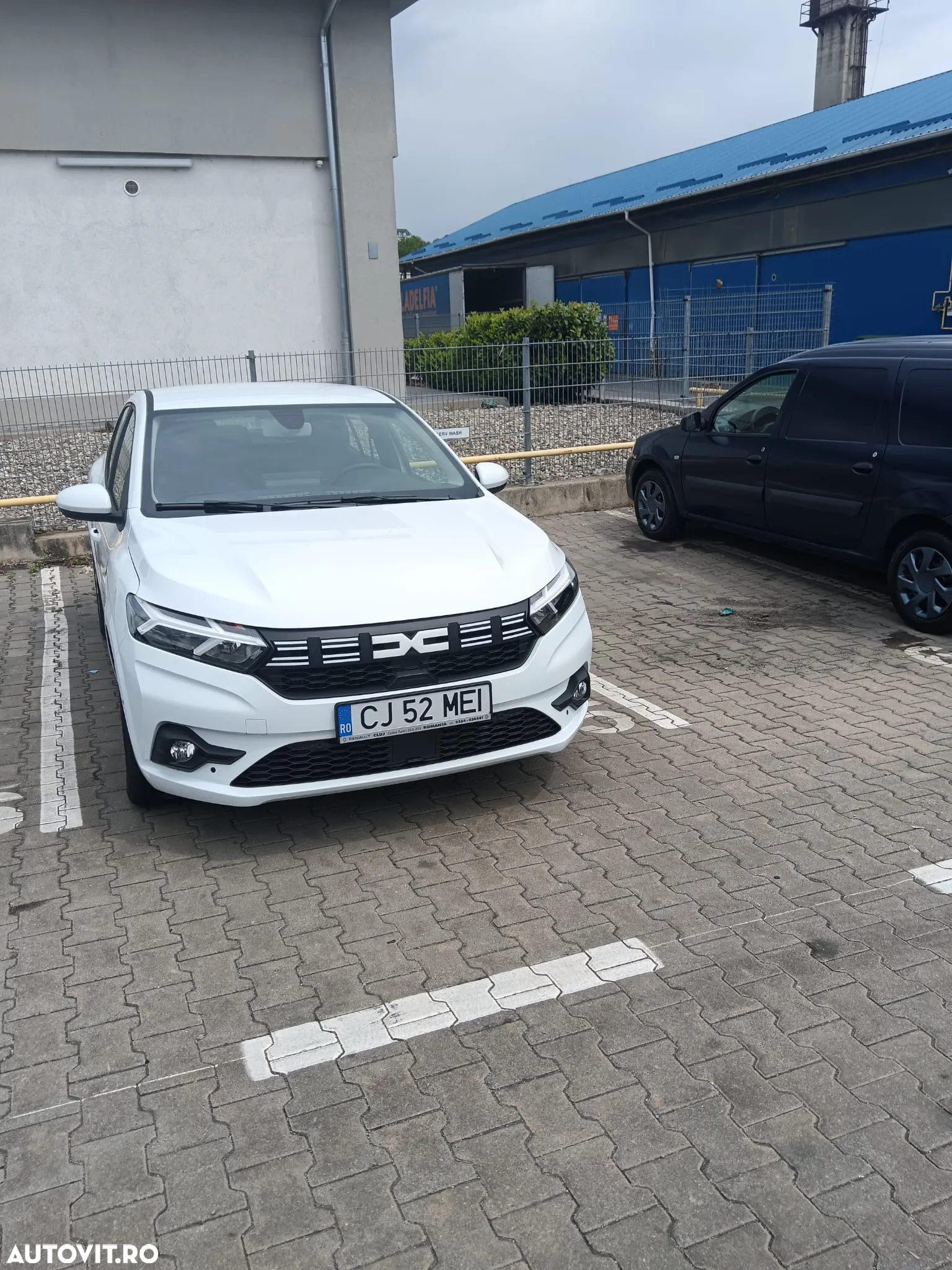 Dacia Logan TCe 90 MT5 Essential - 2