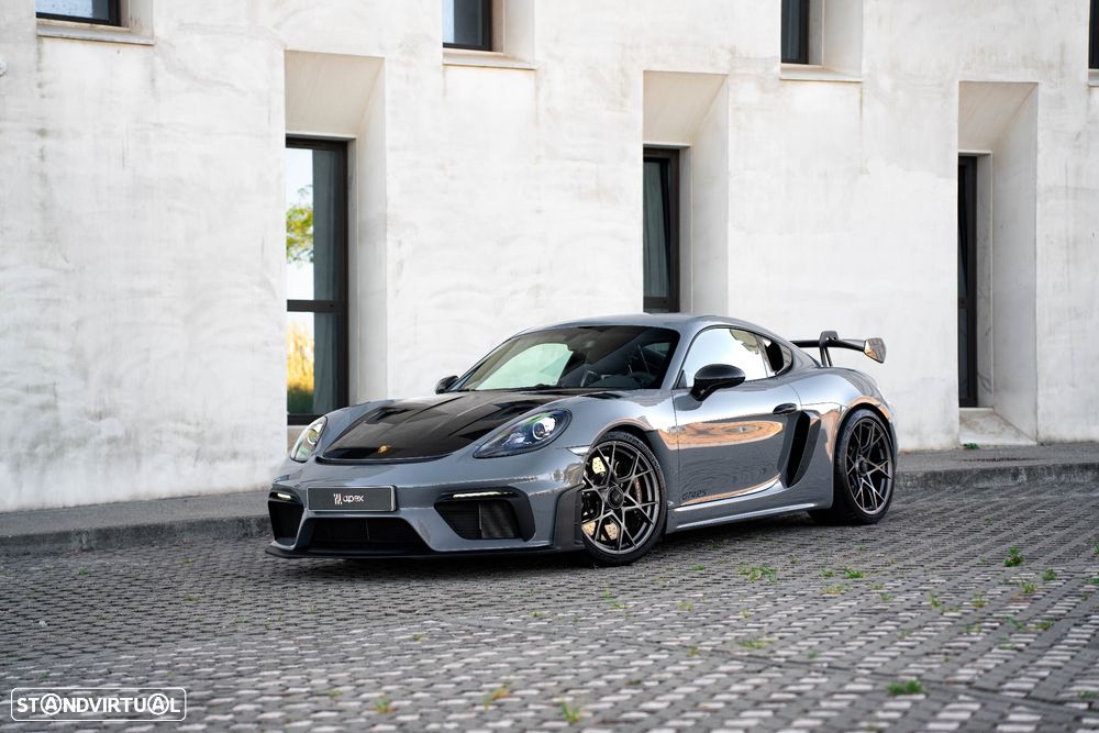 Porsche 718 Cayman GT4 RS - 11