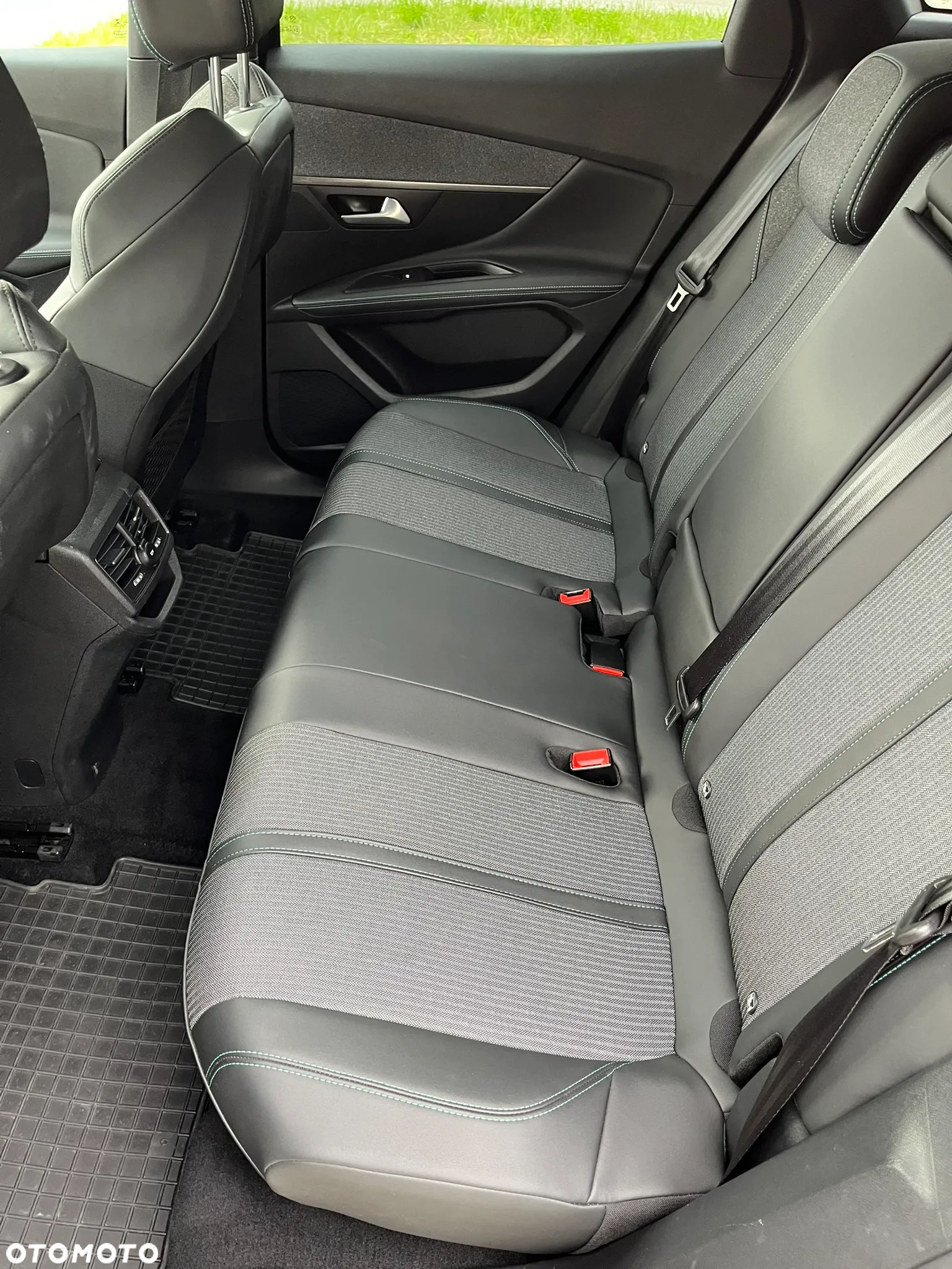 Peugeot 3008 1.5 BlueHDi Allure Pack S&S - 12