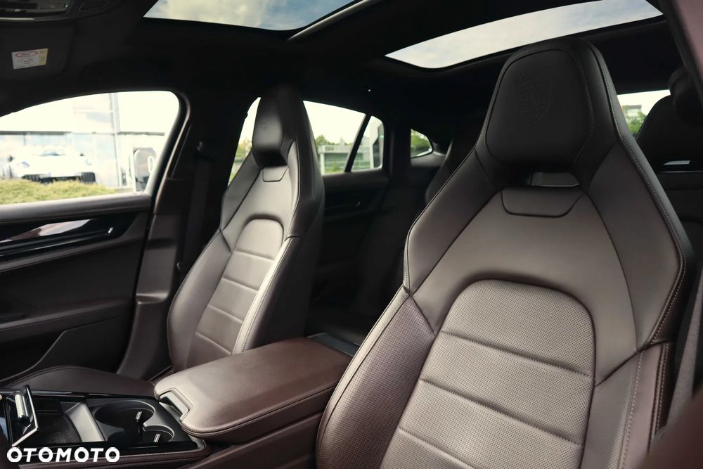 Porsche Panamera 4 E-Hybrid - 10