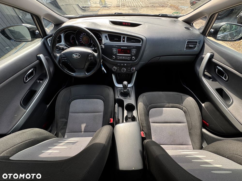 Kia Ceed 1.6 GDI Dream Team Edition - 13