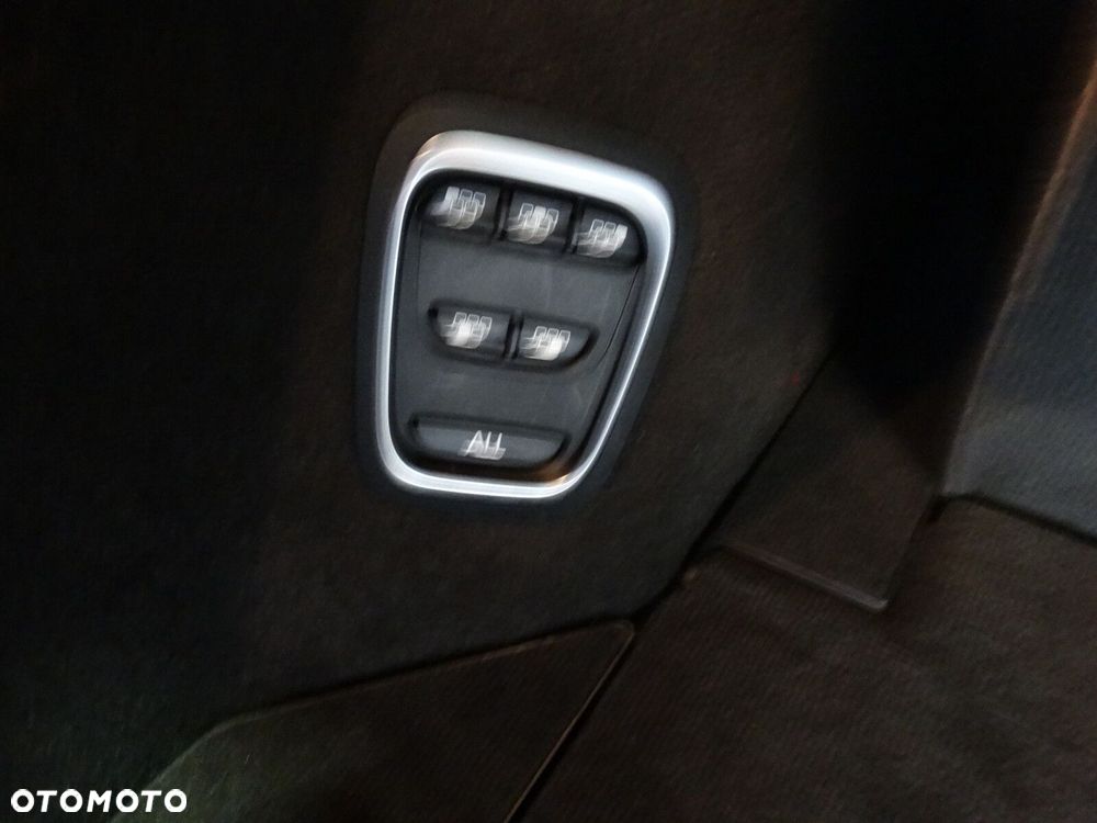 Renault Espace 1.6 dCi Energy Initiale Paris EDC - 29