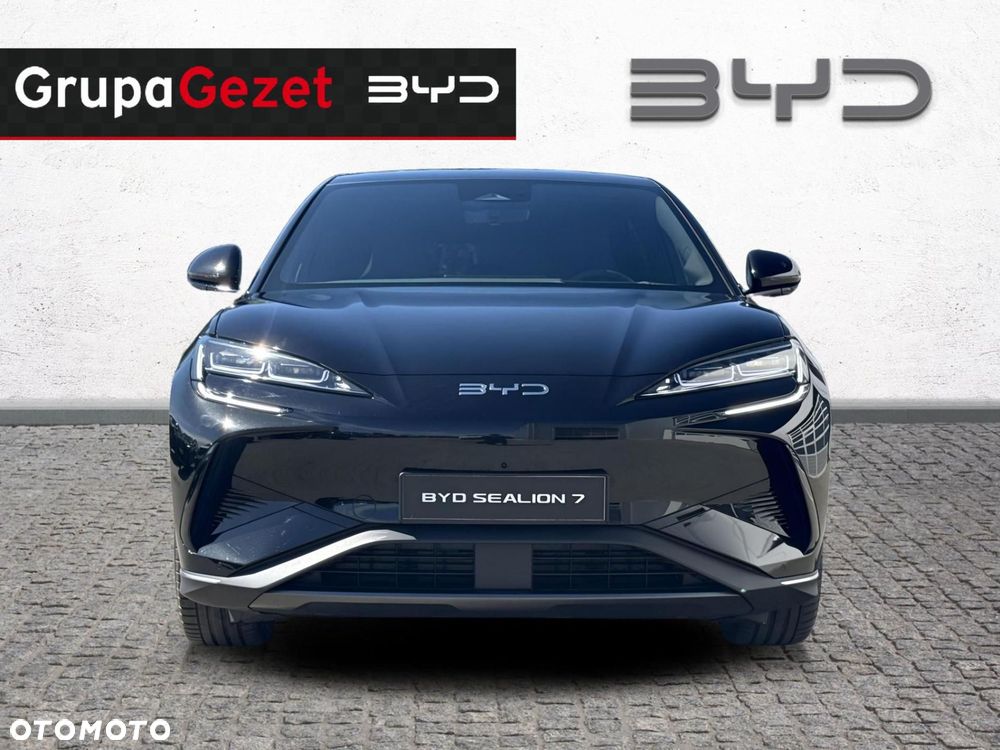 BYD Sealion 7 - 8