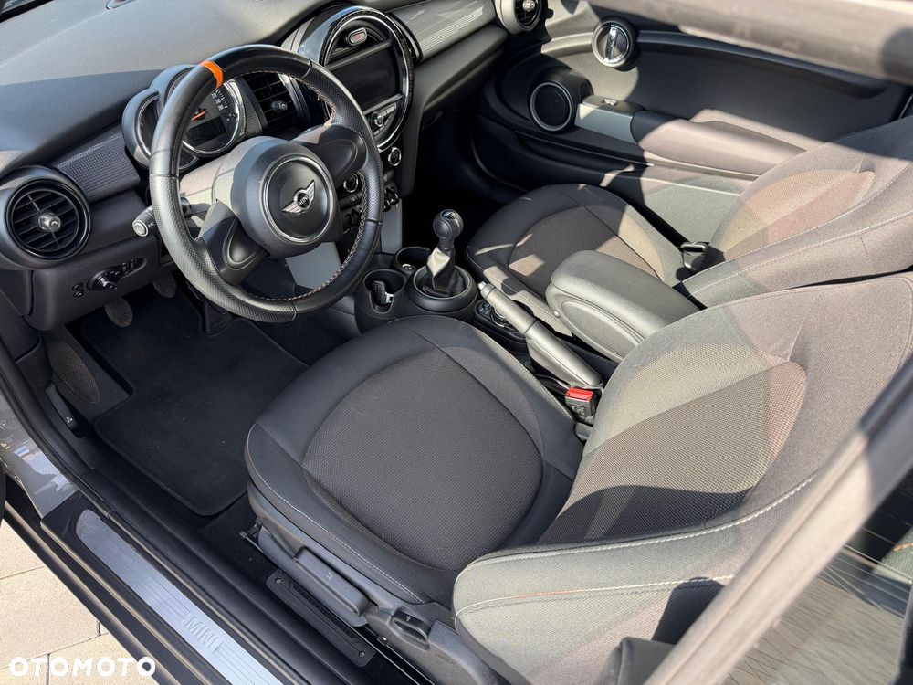 MINI Cooper Standard - 14