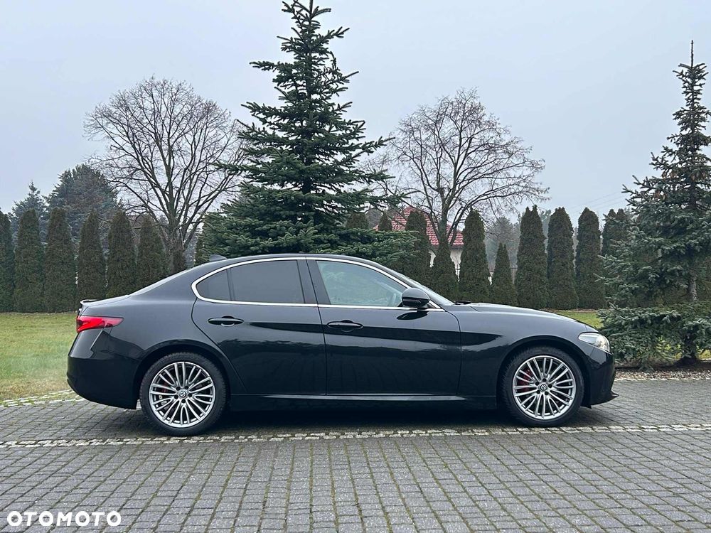 Alfa Romeo Giulia - 7
