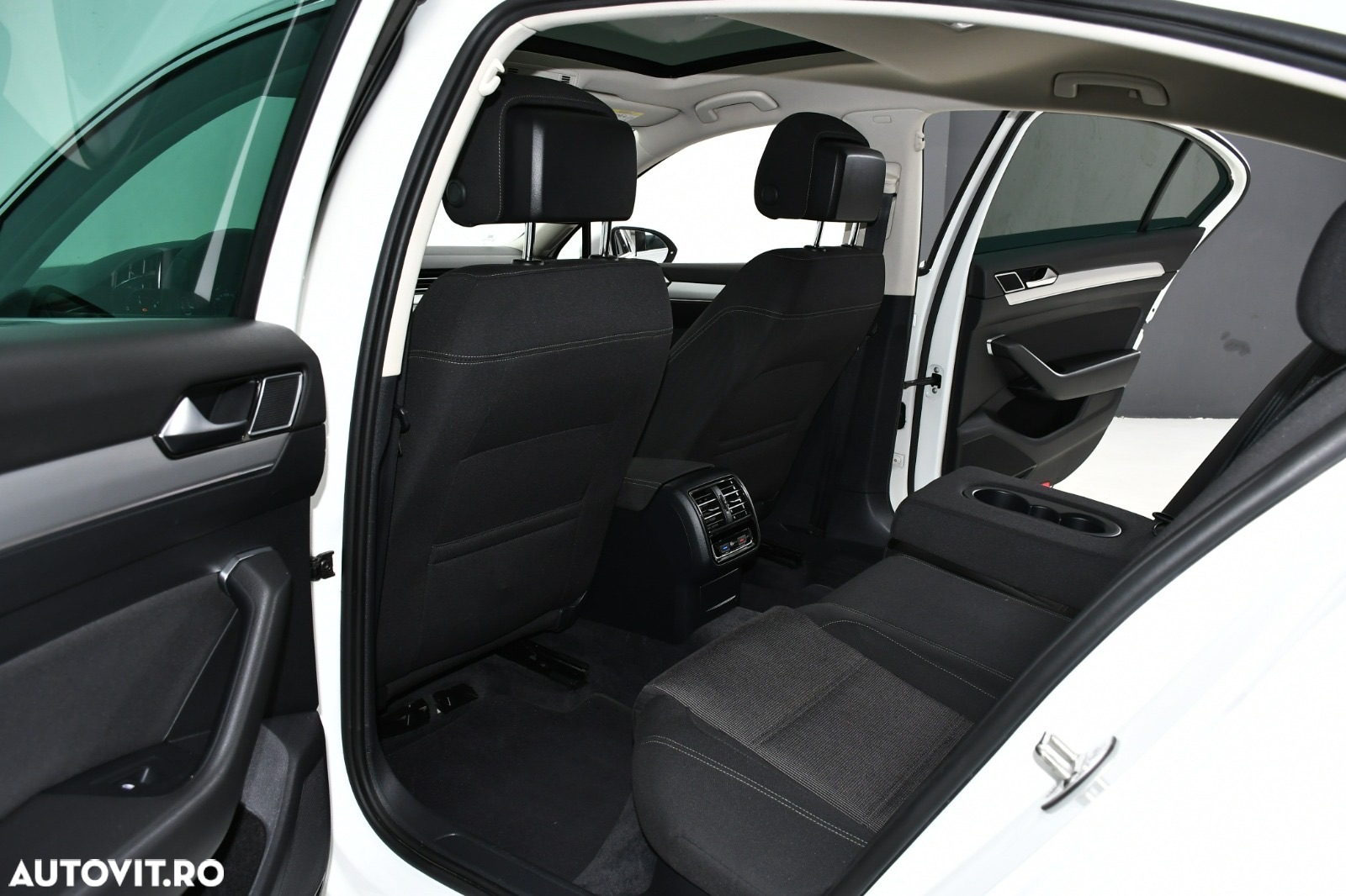 Volkswagen Passat - 15