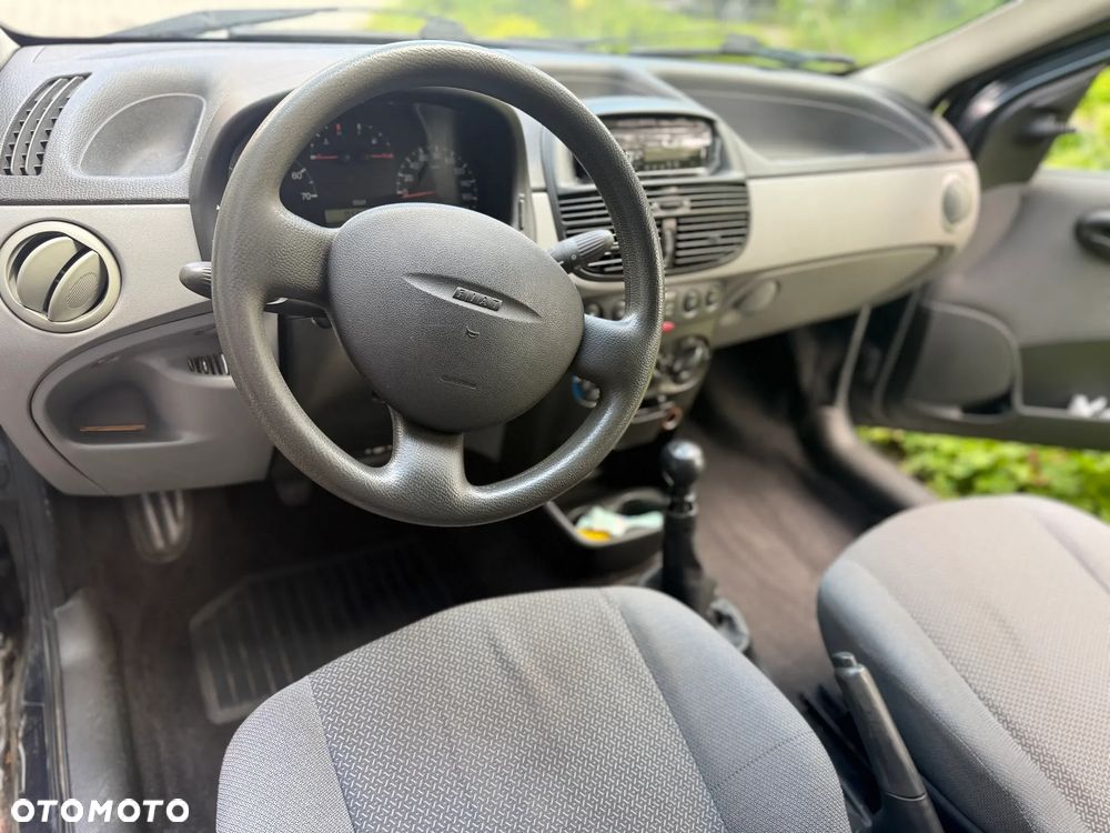 Fiat Punto 1.2 - 8
