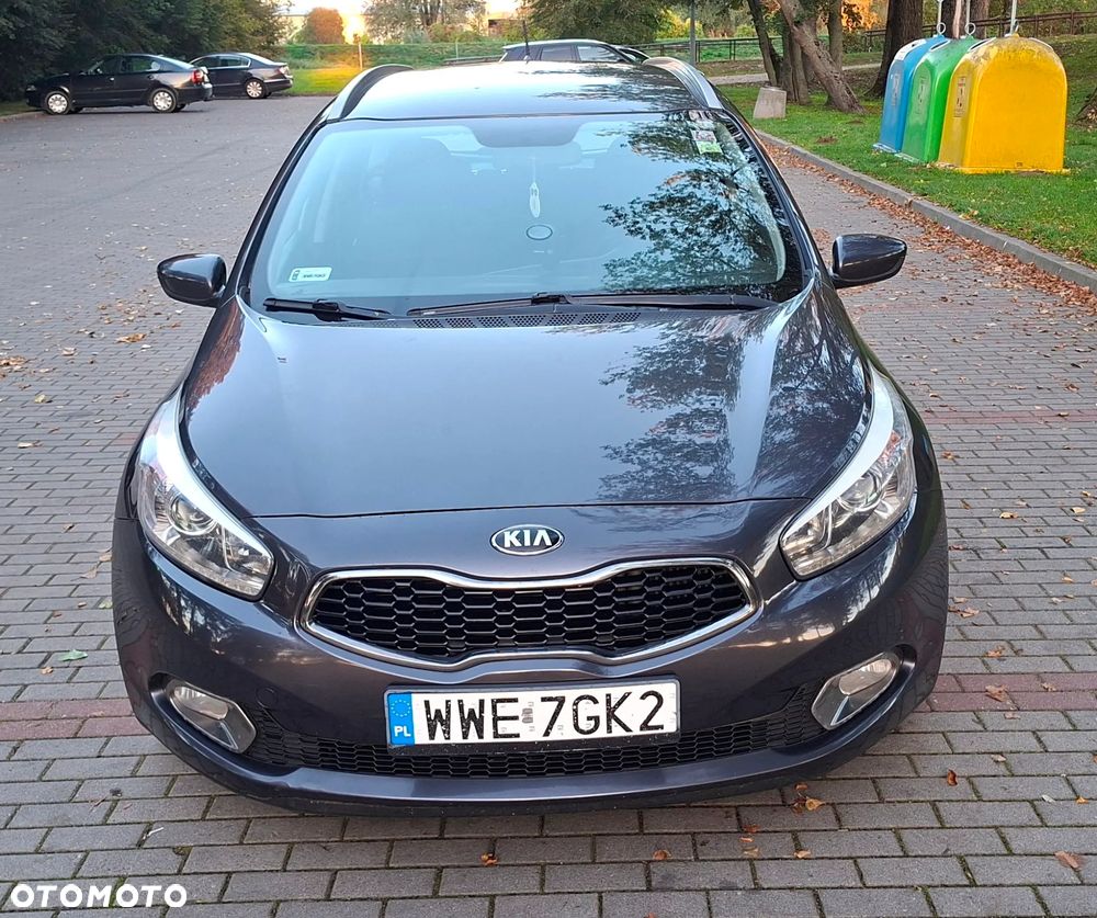 Kia Ceed - 11