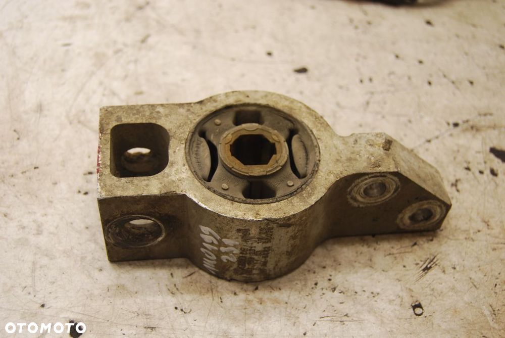 TULEJA WACHACZA LEWY PRZÓD 1K0199231 VW GOLF V AUDI SEAT SKODA 1K0199231G - 1