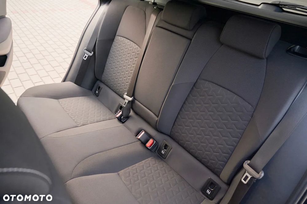 Toyota Corolla 1.8 Hybrid Comfort - 29