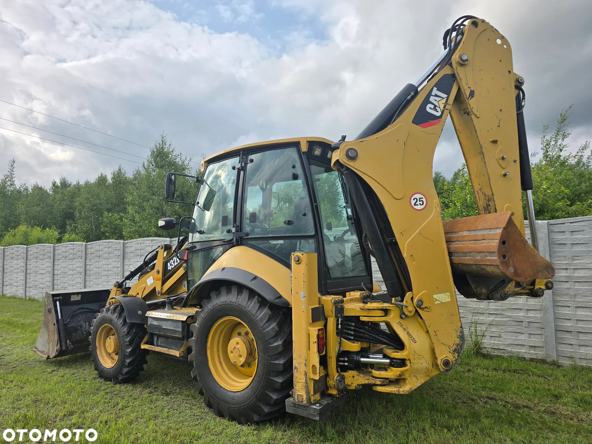 Caterpillar - 5