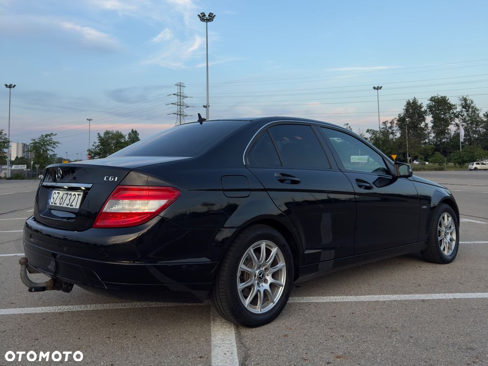 Mercedes-Benz Klasa C 180 CGI Automatik BlueEFFICIENCY - 4