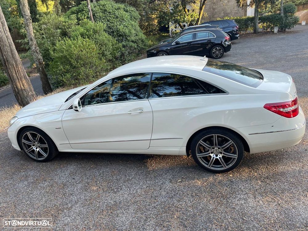 Mercedes-Benz E 250 CGI BlueEFFICIENCY Auto Elegance - 11