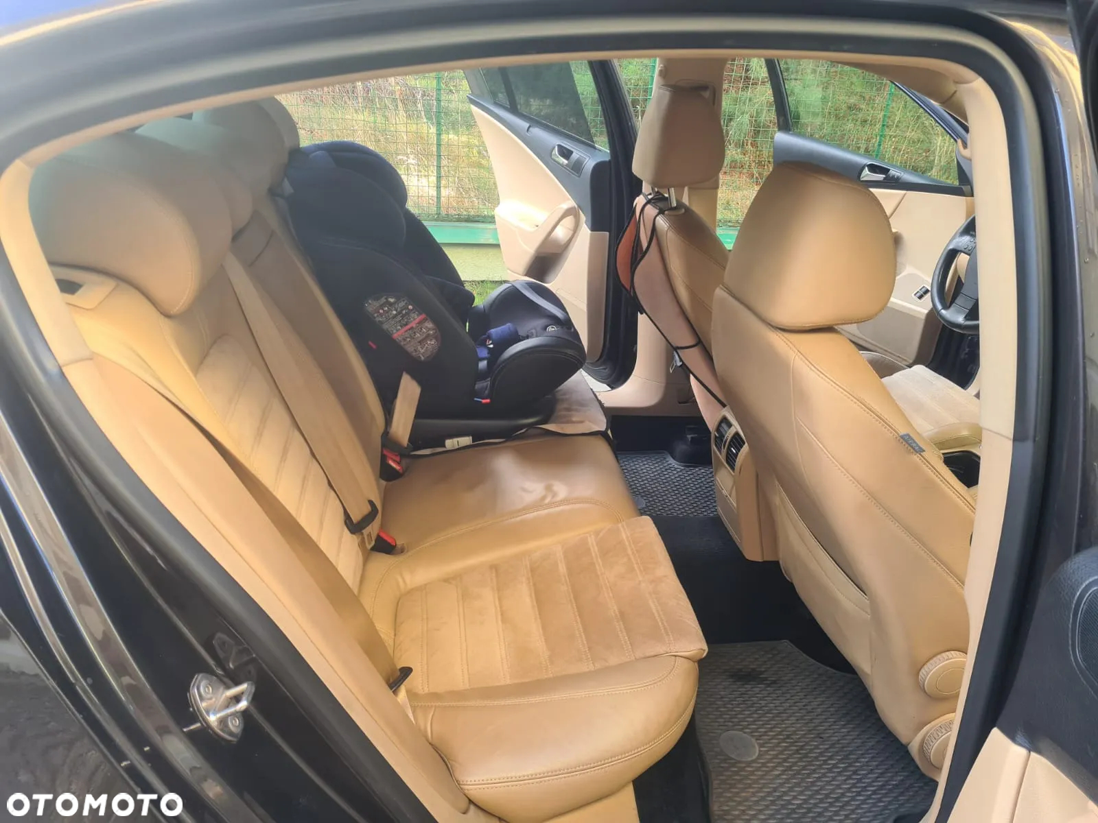 Volkswagen Passat 2.0 TDI DPF Highline - 22