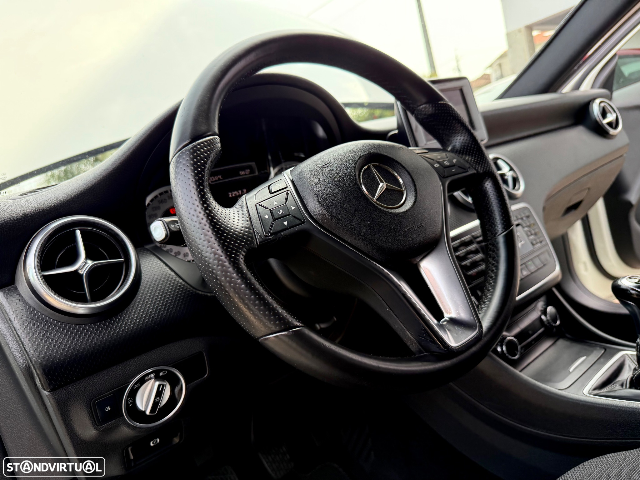 Mercedes-Benz A 180 CDI (BlueEFFICIENCY) Urban - 41