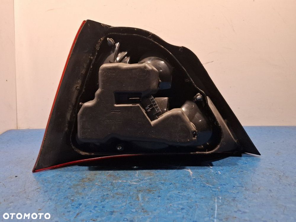 ROVER STREETWISE LAMPA TYŁ PRAWA ZEWNĘTRZNA - 7