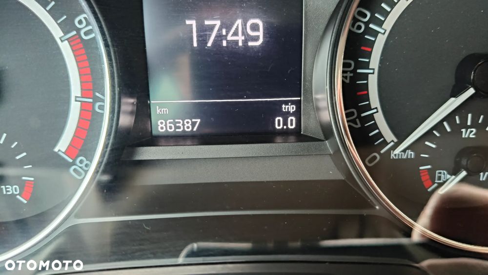 Skoda Fabia 1.2 TSI Monte Carlo - 17