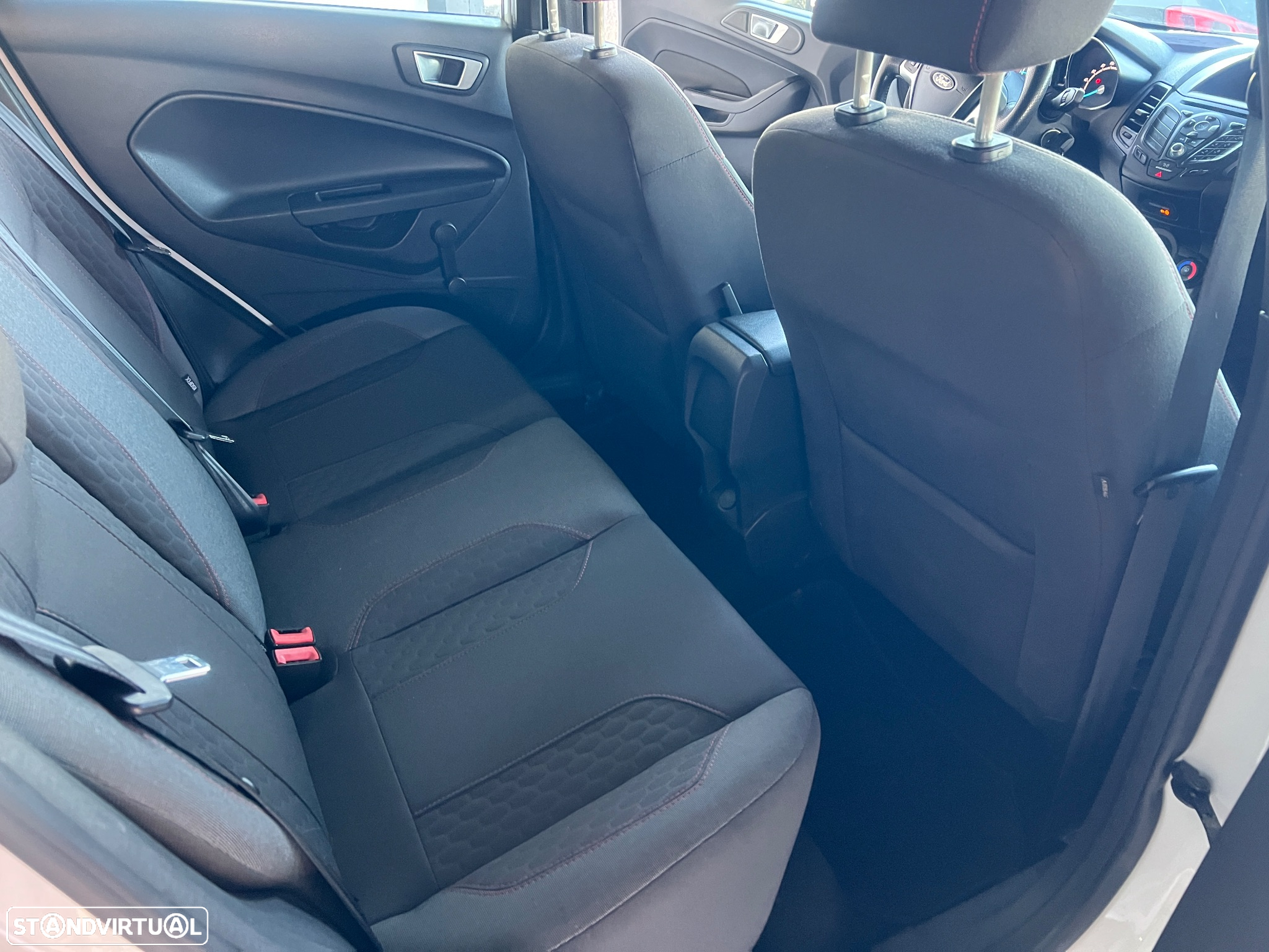 Ford Fiesta 1.0 EcoBoost ST-Line - 22