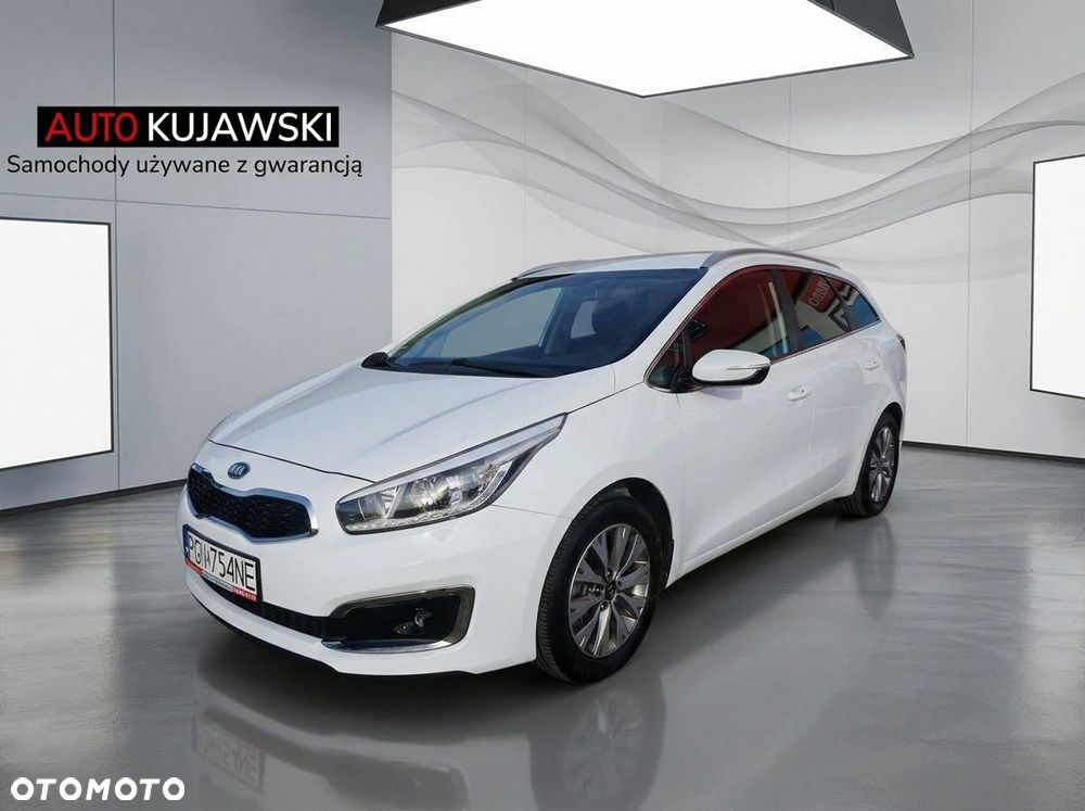 Kia Ceed 1.6 GDI Dream Team Edition - 1
