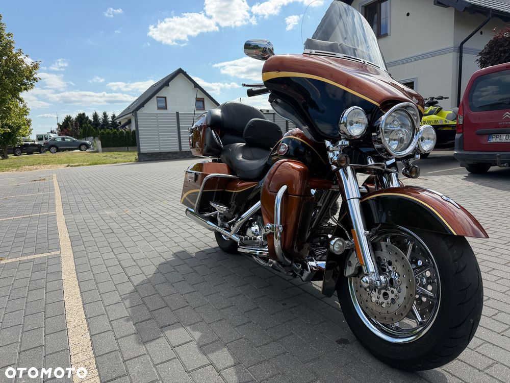 Harley-Davidson FLH Electra Glide - 28