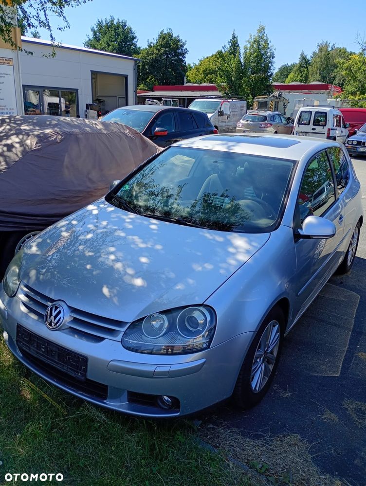 Volkswagen Golf - 2