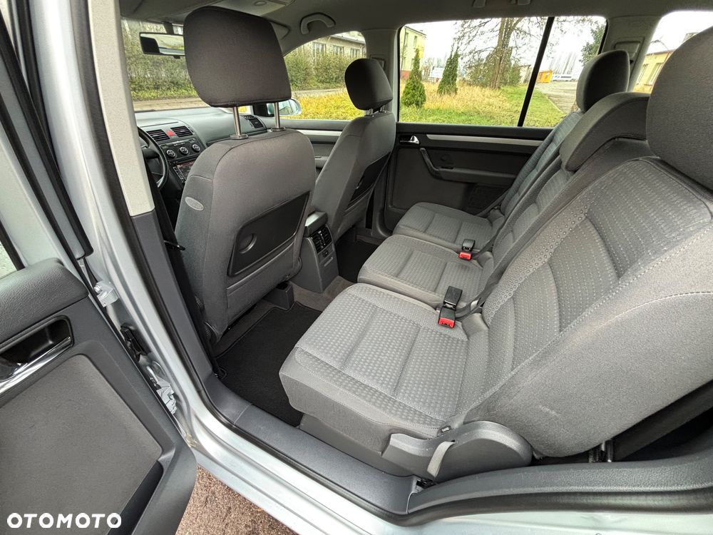 Volkswagen Touran 1.9 TDI DPF Conceptline - 19