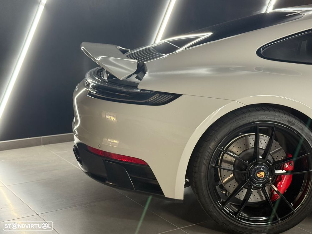 Porsche 911 (992) Carrera GTS PDK - 11