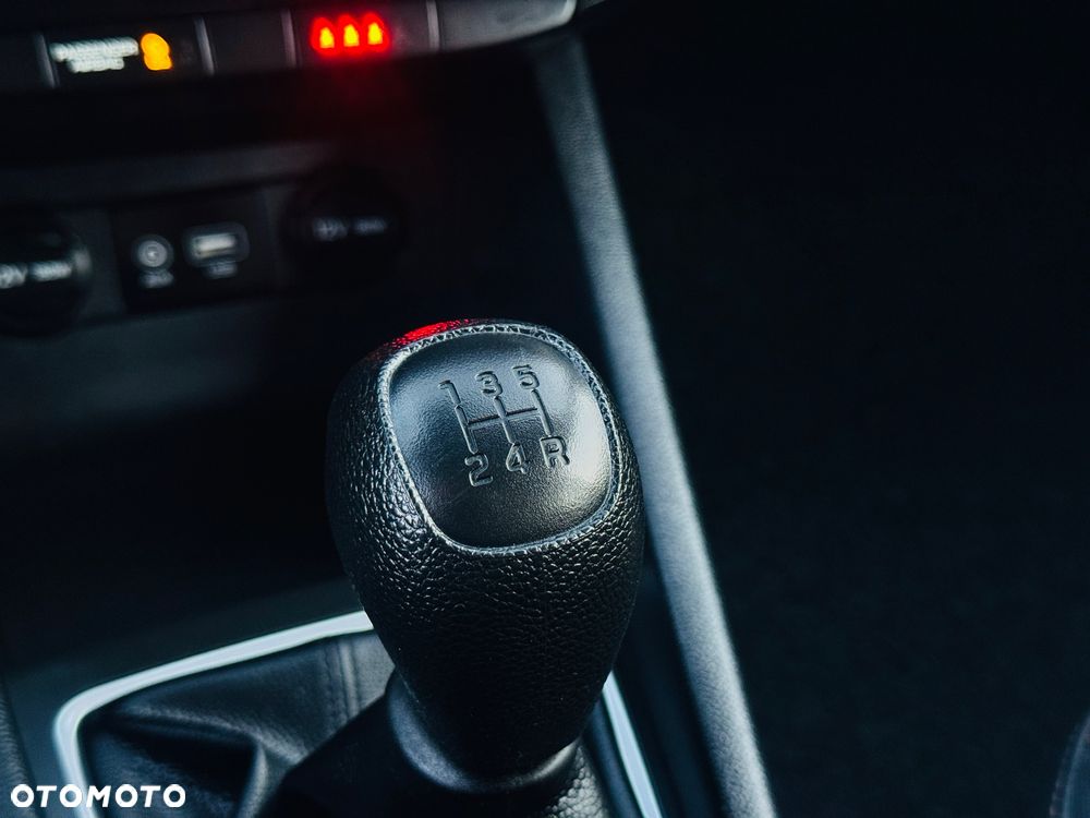 Hyundai i20 1.2 Intro Edition - 20