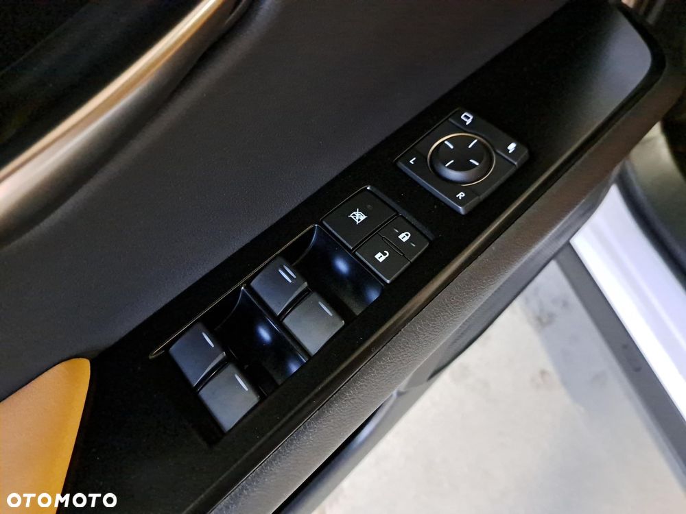 Lexus UX 250h GPF Business 2WD - 28