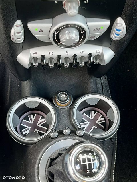 MINI Cooper Standard - 3