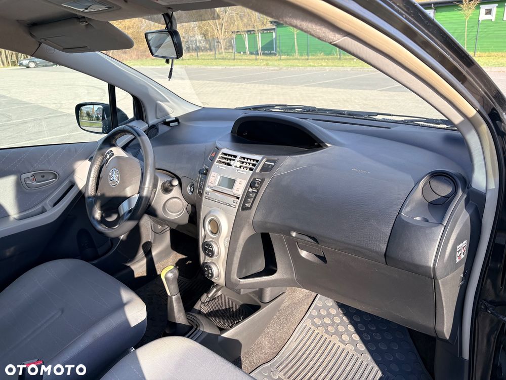 Toyota Yaris 1.3 Sol - 9