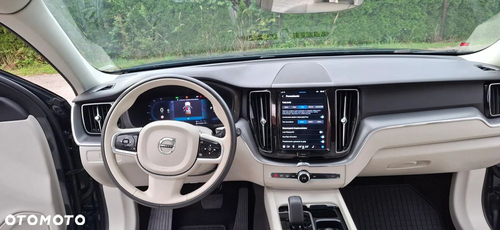 Volvo XC 60 T8 Plug-In Hybrid AWD Ultra Dark - 35