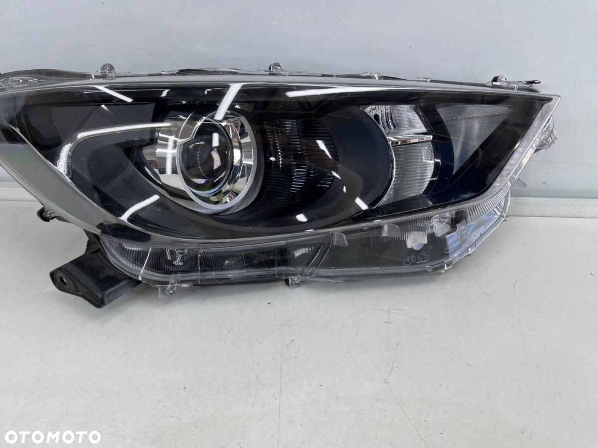 Lampa reflektor Toyota Yaris IV 4 19r.-> prawa przednia oryginał - 9