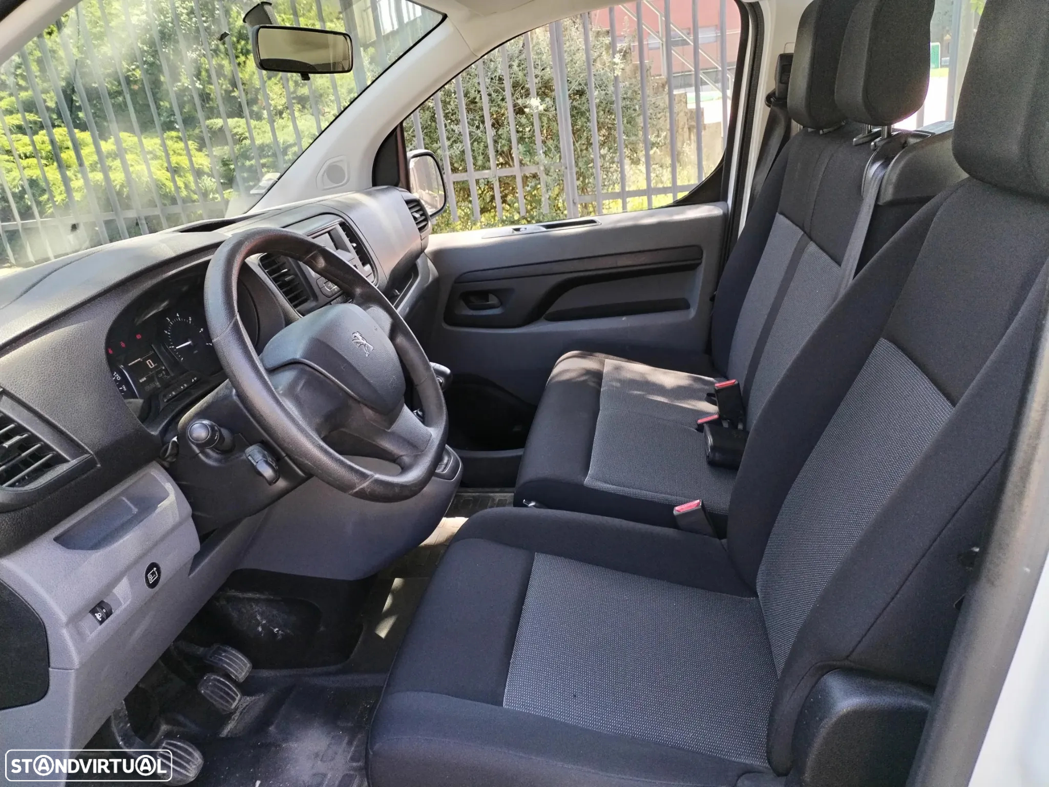 Peugeot Traveller 1.5 BlueHDi L2H1 Business Standard - 3