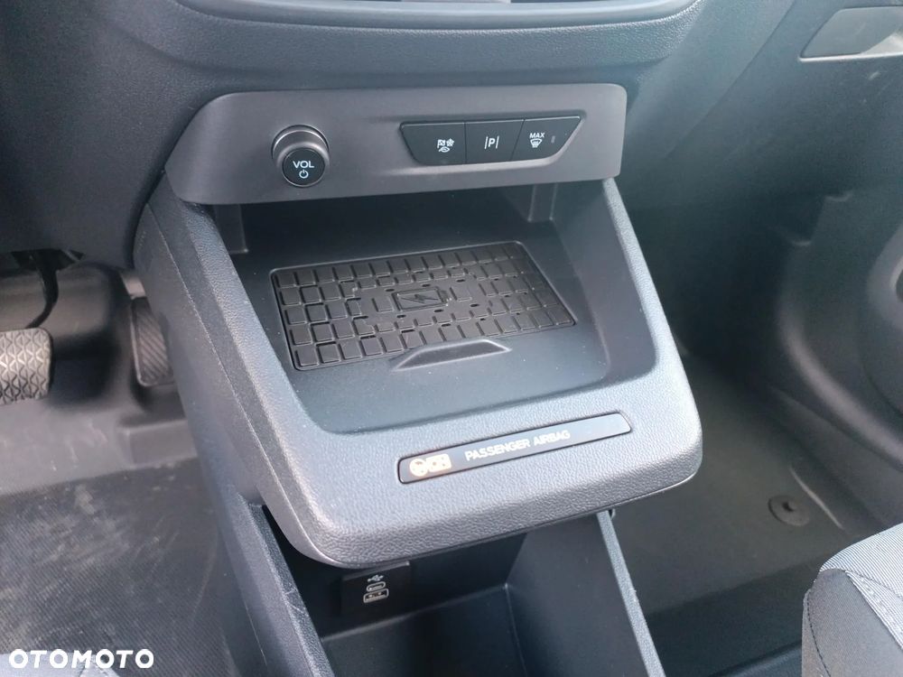 Ford Transit Courier - 15