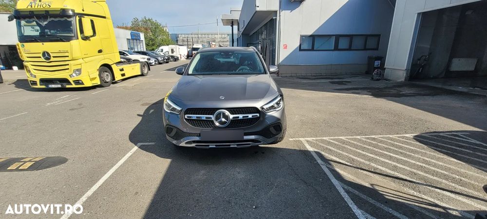 Mercedes-Benz GLA - 2