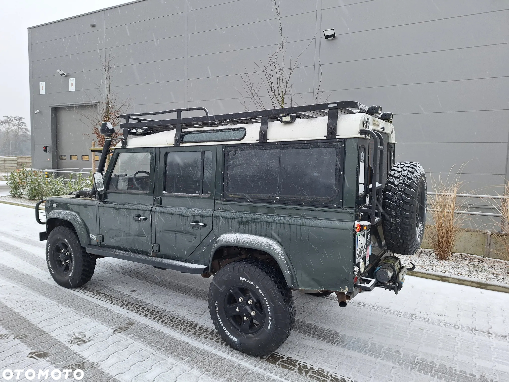 Land Rover Defender - 38