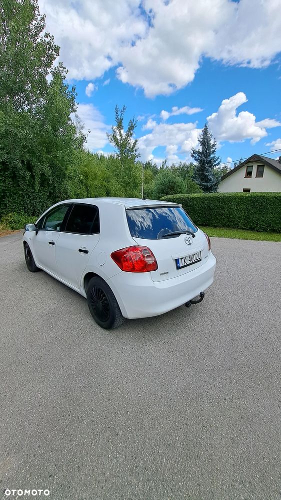 Toyota Auris 1.4 D-4D Luna - 4