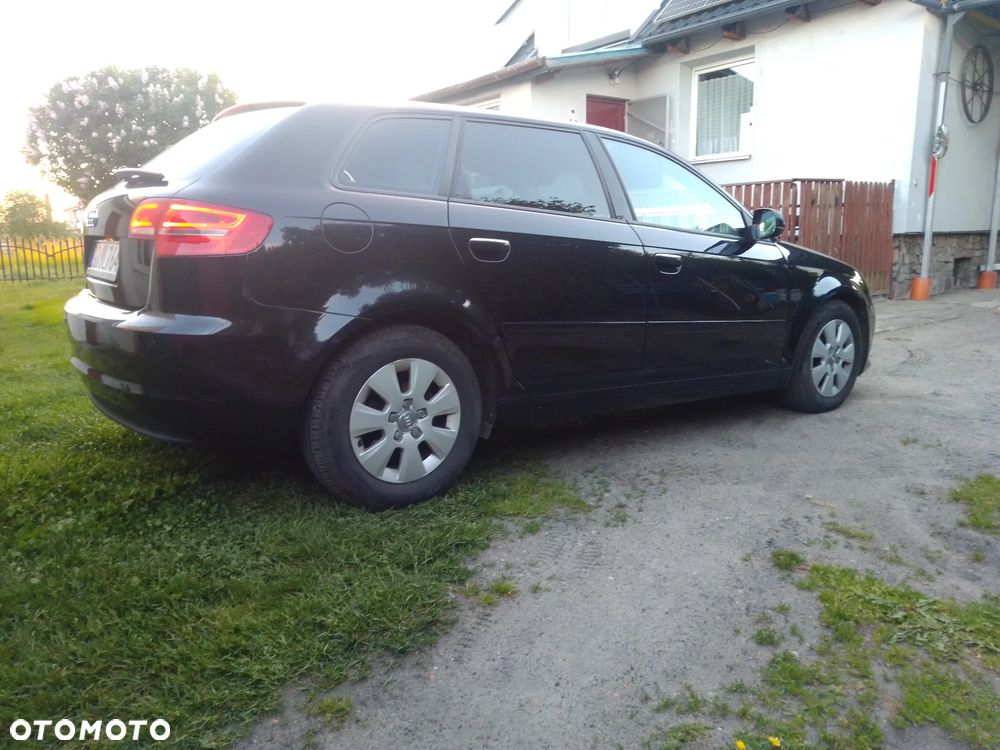 Audi A3 Sportback 1.6 TDI DPF Ambiente - 9