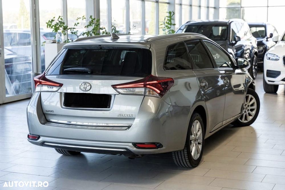 Toyota Auris 1.6 D-4D Comfort - 4