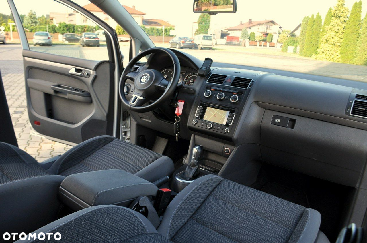 Volkswagen Touran - 24